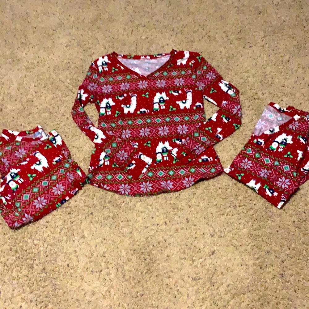 3 women’s long sleeve tees